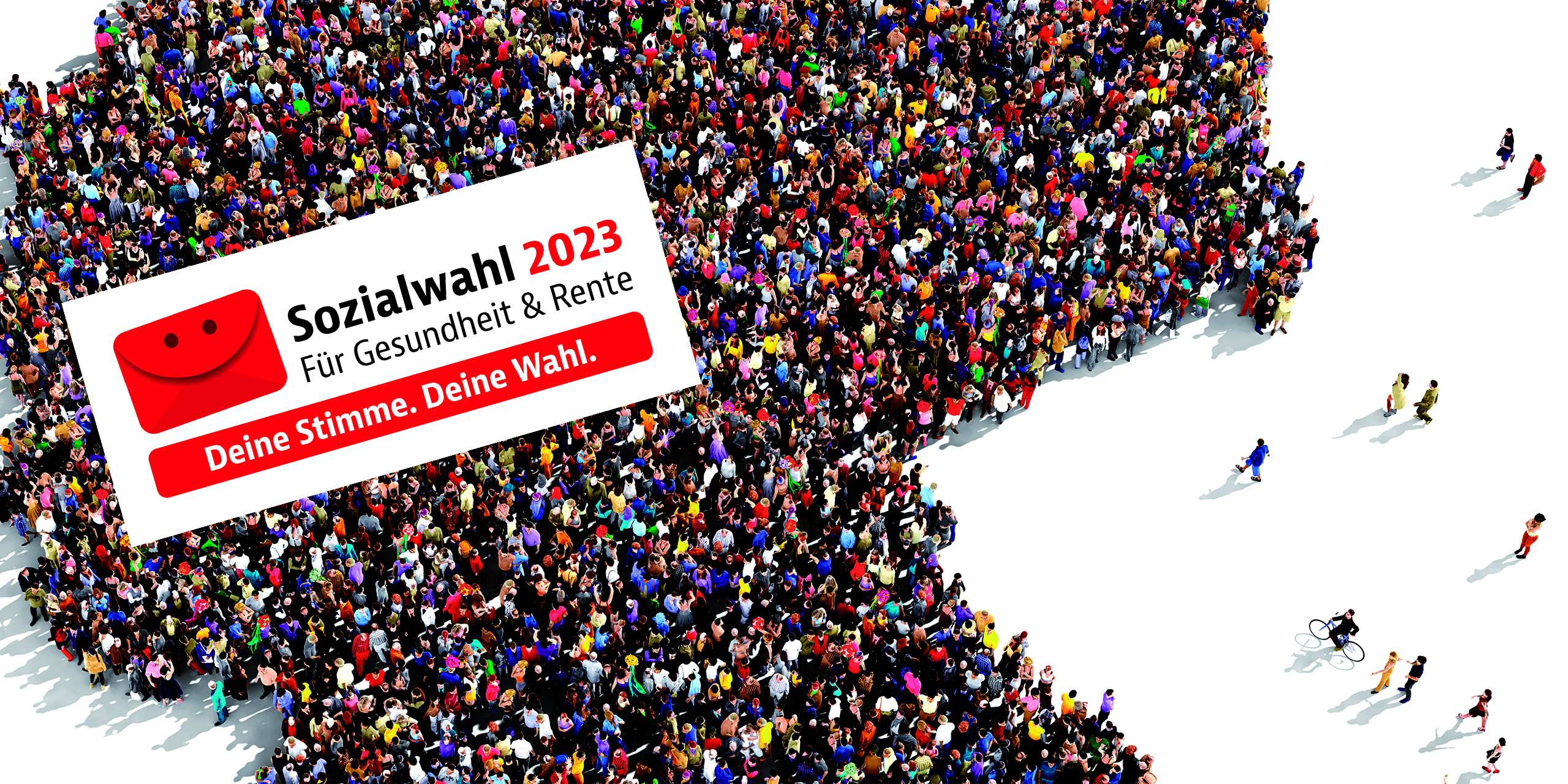 Sozialwahlen 2023 bei der SVLFG Menschenmenge von oben fotografiert zeigt den Umrissen von Deutschland, darüber ist das Logo zu sehen mit dem Titel "Sozialwahl 2023 - für Gesundheit und Rente. Deine Stimme. Deine Wahl"